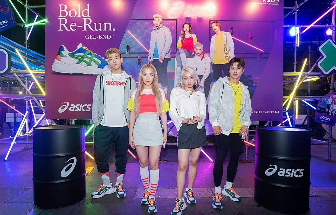 kardturkey_'s tweet photo. ASICS GEL-BND'nin geri dönüşünü KARD'ın heyecan verici performanslarıyla kutlama!🚀
#ASICSSPORTSTYLESG #GELBND #BOLDRERUN #KARD #onlyasicsonfeet #DumbLitty #KARD_DumbLitty https://t.co/j3xkCPUeQ8