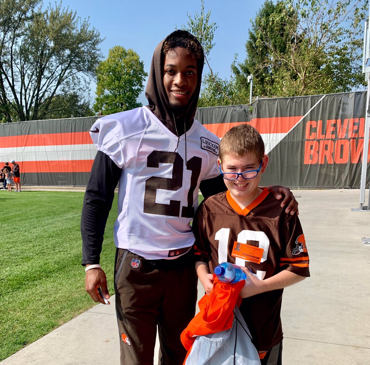 BrownsGiveBack tweet media