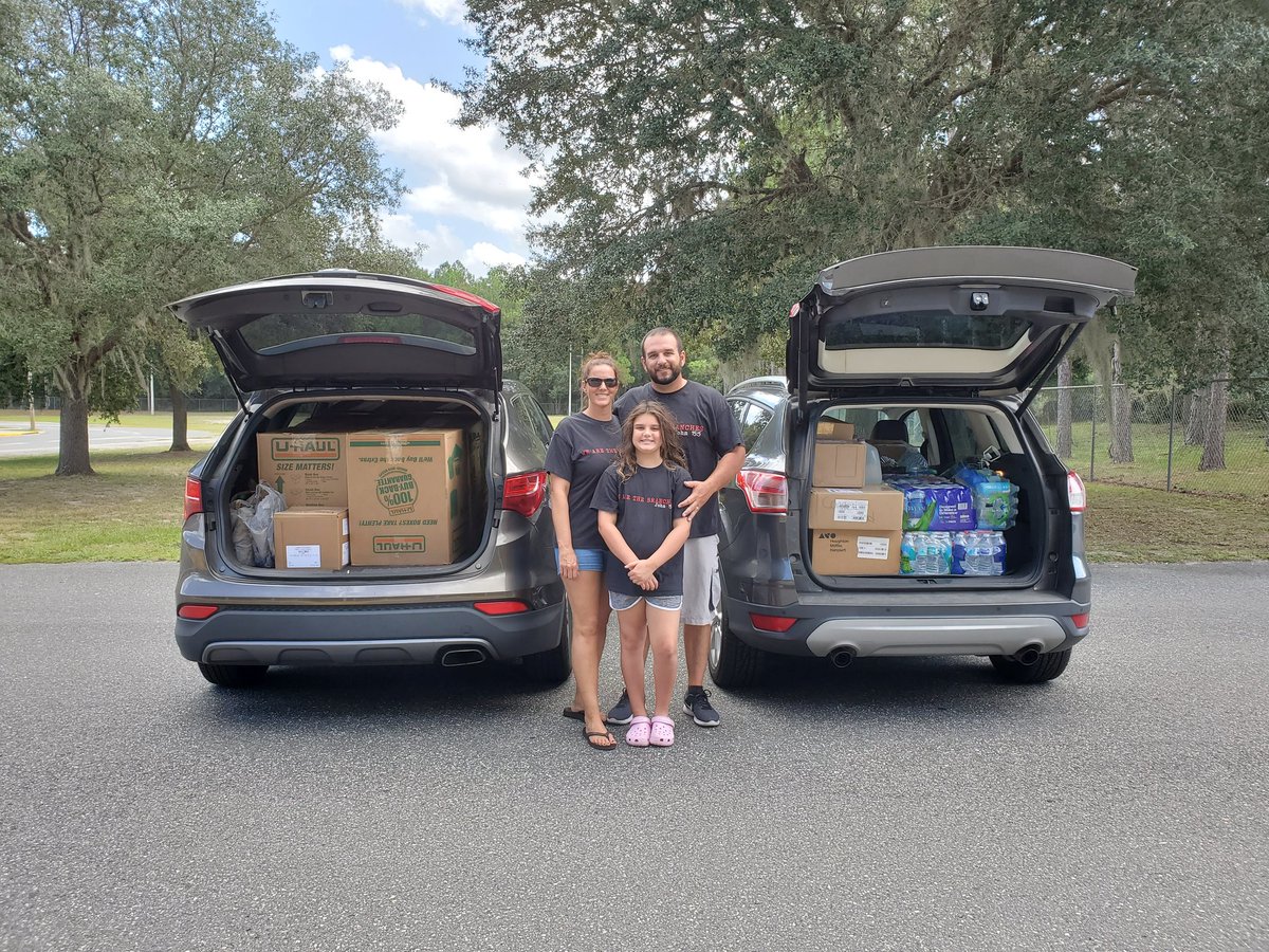 TKendrick27's tweet photo. Huge shout out to We Are The Branches for coming to pick up all of the donations for the Bahamas from my service learning students!!!!! It was such an amazing process!!!!! @EustisMiddle #Doinggooddeeds #teamwork

https://t.co/10pEK2ZKzg https://t.co/0GnAW4FRYd