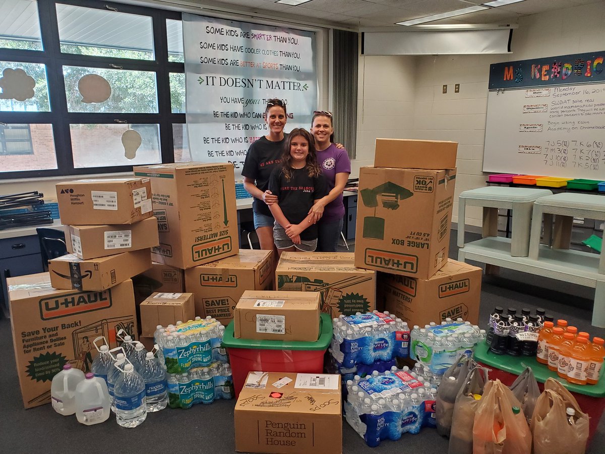 TKendrick27's tweet photo. Huge shout out to We Are The Branches for coming to pick up all of the donations for the Bahamas from my service learning students!!!!! It was such an amazing process!!!!! @EustisMiddle #Doinggooddeeds #teamwork

https://t.co/10pEK2ZKzg https://t.co/0GnAW4FRYd