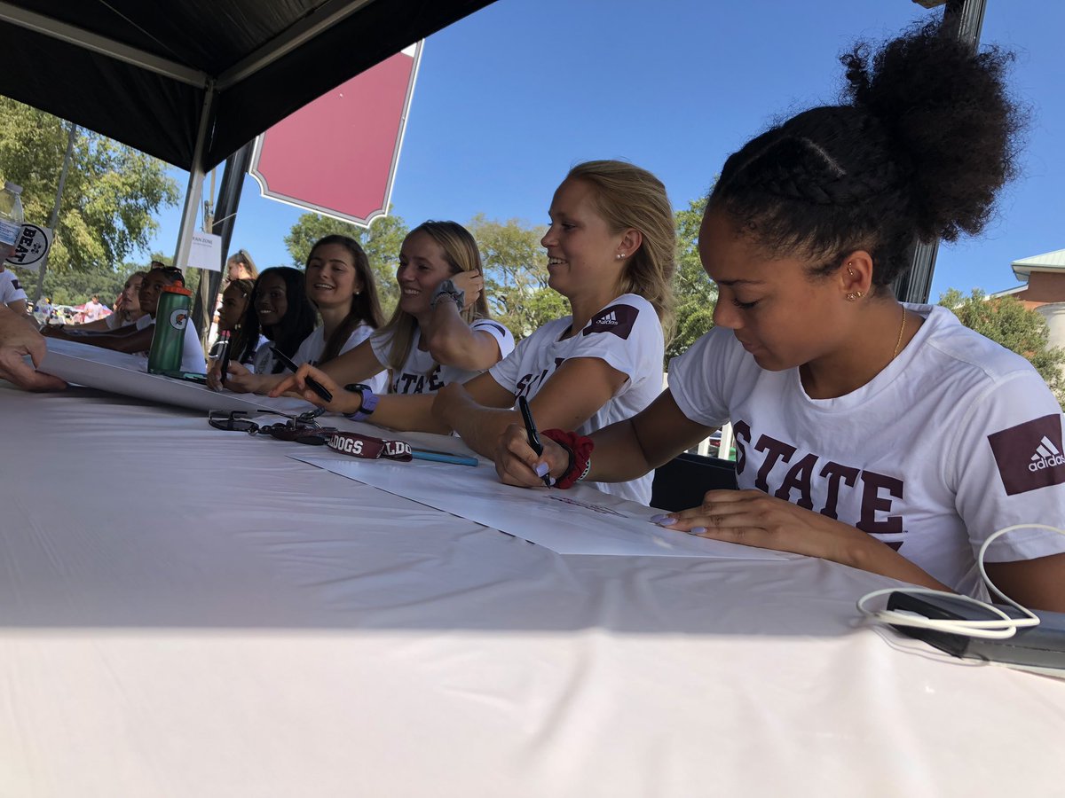 HailStateTF's tweet photo. Thanks for stopping by this morning!

#HailState🐶 https://t.co/CrFTMCrtbw