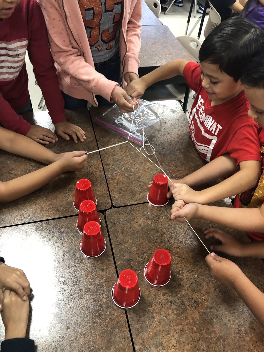 NPerezMEd's tweet photo. We had so much fun during our first House Hangout. #Determinat Challenge. #teamwork @mrronclark_ @IPrincipal78 #henriehawks https://t.co/NAk29EZ5zS