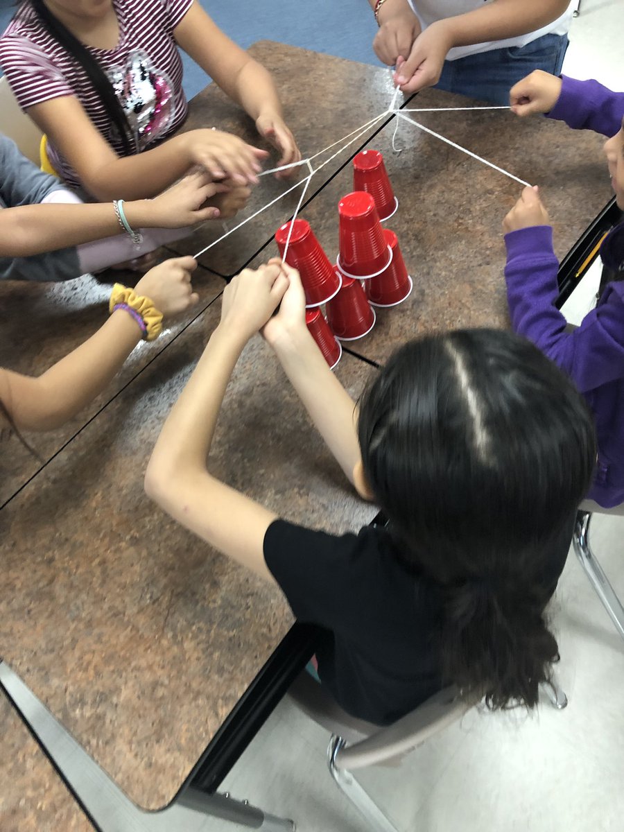 NPerezMEd's tweet photo. We had so much fun during our first House Hangout. #Determinat Challenge. #teamwork @mrronclark_ @IPrincipal78 #henriehawks https://t.co/NAk29EZ5zS