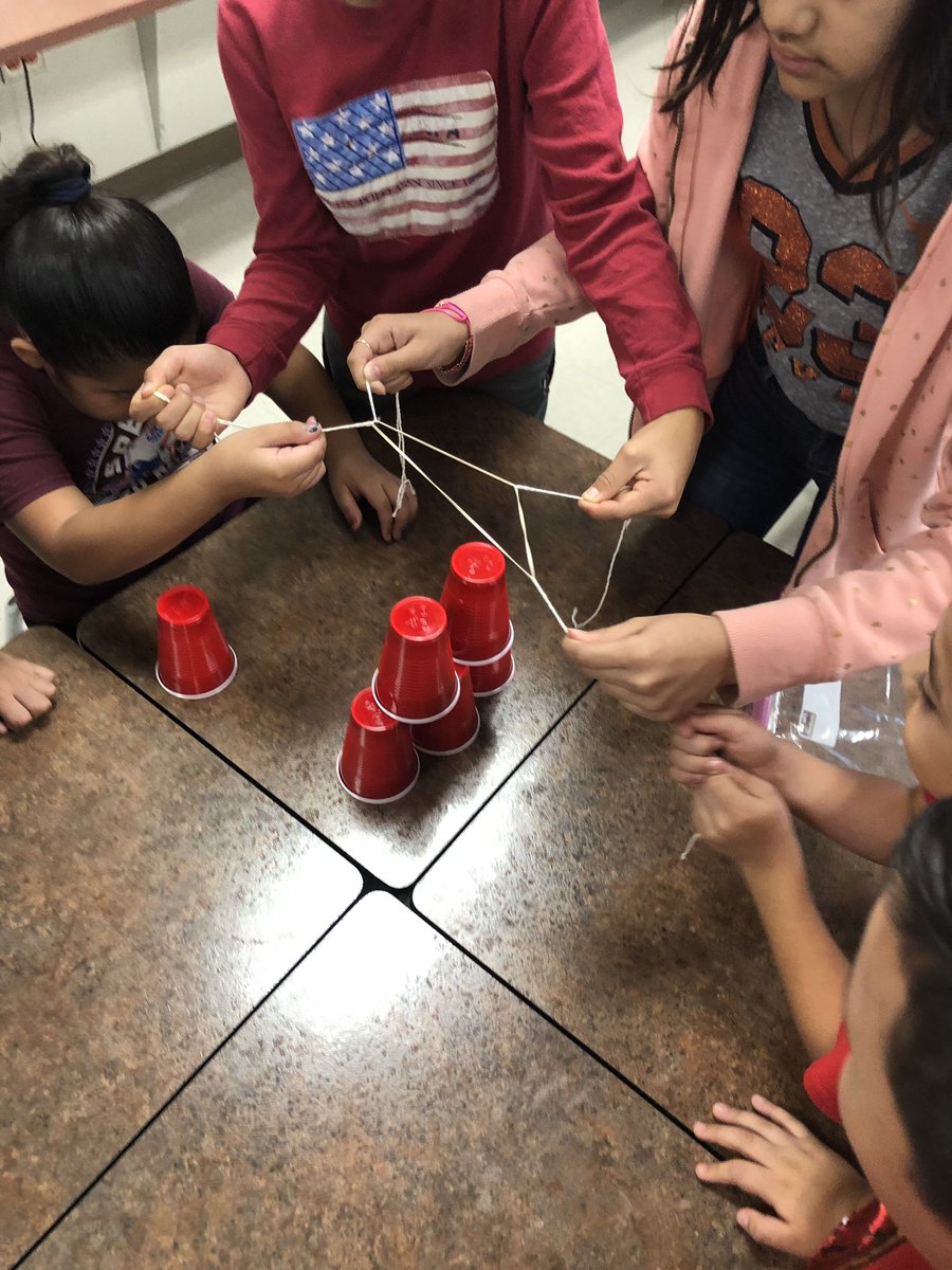 NPerezMEd's tweet photo. We had so much fun during our first House Hangout. #Determinat Challenge. #teamwork @mrronclark_ @IPrincipal78 #henriehawks https://t.co/NAk29EZ5zS
