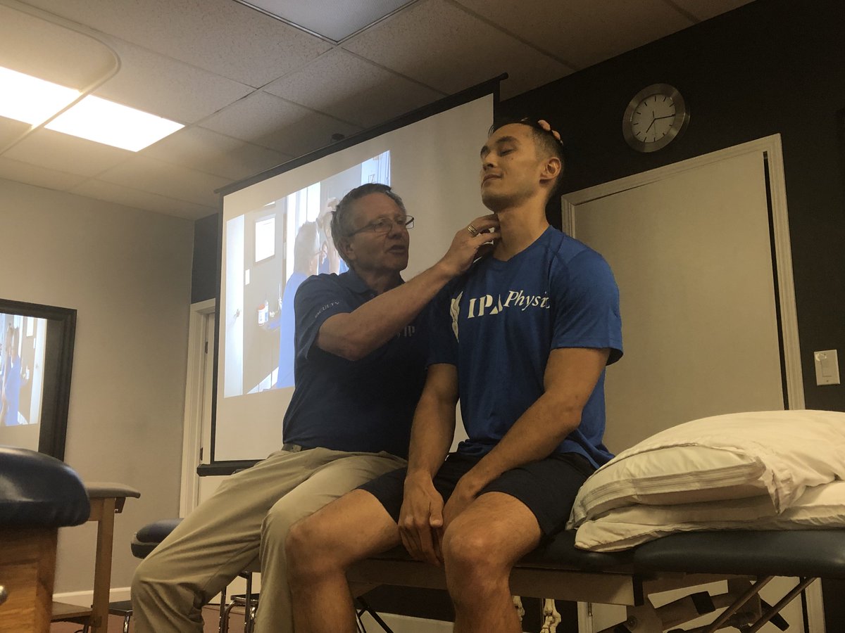 ipafmt's tweet photo. At the FMUQ course in Glendora CA, instructors are checking for an automatic shoulder engagement, and valuating the mobility of the vagal nerve, while the group practiced the upper extremity PNF pattern. #FunctionalManualTherapy #OptimizeYourPotential #InstituteofPhysicalArt https://t.co/fQHOf4uatQ