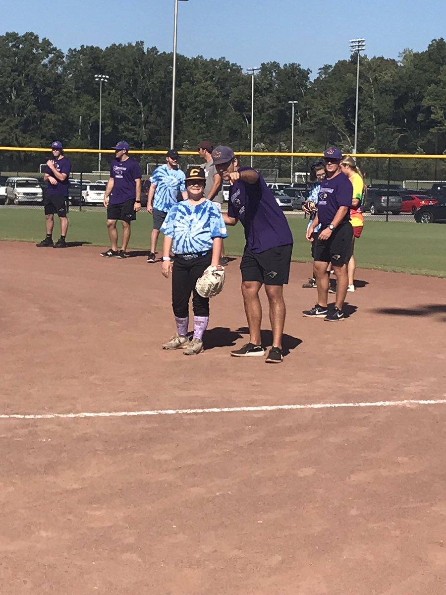 UMoTownBaseball's tweet image. Thank you Field of Angels for having us out! We had an amazing time with everyone! Always great to playing ball! #RECC @Montevallo