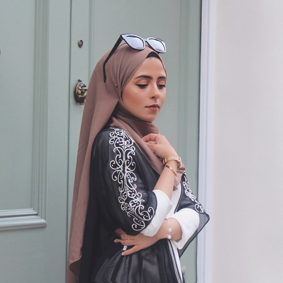 DiamantineUK's tweet photo. The embroidery details on our Selham Aurora are just breathtaking 🤩✨ @misslittlefancy looks so gorgeous wearing it! 😍 how would you style this pretty piece? https://t.co/6KOZKoPipH