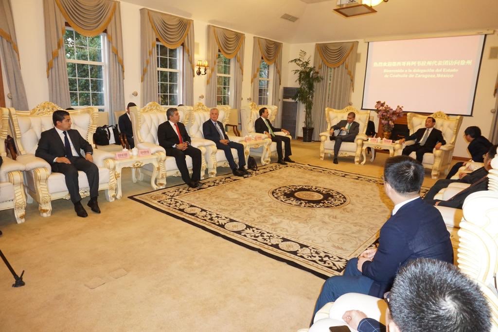 Hoy tuvimos una productiva sesión de trabajo encabezada por el Alcalde de Xuzhou, Sr. Zhou Tiegen, donde sellamos el hermanamiento de Torreón con esta importante ciudad y compartimos las ventajas que ofrece #Coahuila para proyectos comerciales, académicos y de políticas públicas.