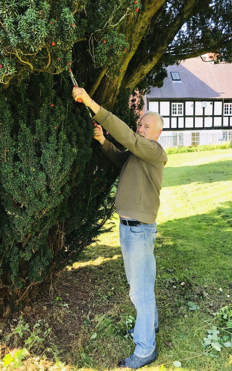 Beautiful weather this morning for the Friends of St Myllin’s Churchyard <a href="/Llanfyllin/">YU Llanfyllin HS</a> clean-up - many thanks to John, Keith, Dave and John for all their help and to Jay for kindly finishing everything off for us over the next few days.