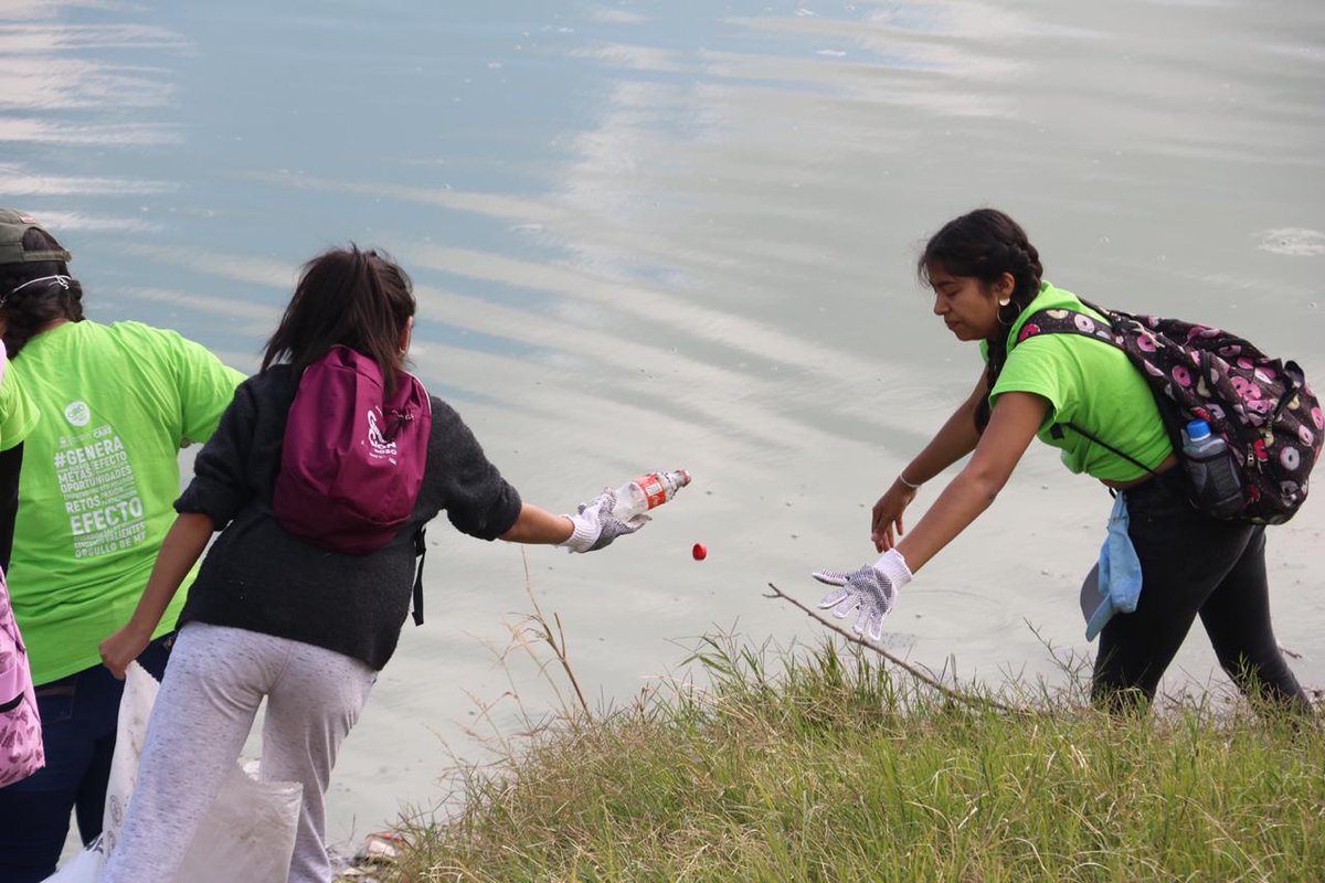 SejuveQro's tweet photo. Hoy en el #WorldCleanUpDay2019 🚮♻️🌎💚 estamos limpiando diferentes puntos de la ciudad.

Todos podemos sumarnos, ninguna acción es pequeña: Reduce, Reutiliza y Recicla. 👍

#Generación2030 #GeneraAmbiente #GeneraCambio https://t.co/gWpQ8JPUzA