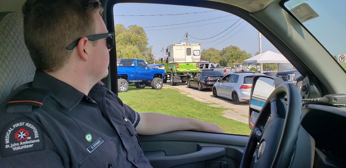 SJAElgin's tweet image. It's #NoClub today @STTRaceway trucks, campers and cars oh my. It's a #carlovers dream. Everything represented at the go fast capital #SunnySparta #mysjaday #helpingothers #firstaid #volunteer