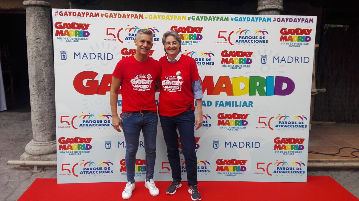 MartaMHigueras's tweet photo. Orgullosa de haber contribuído a que el #GayDayPAM sea una realidad consolidada en Madrid. 
Orgullosa de apoyar la diversidad familiar en el @gaydayoficial.
Frente a los reaccionarios del odio, la belleza arcoiris de la libertad y la tolerancia. https://t.co/6tcGU3oaJ5