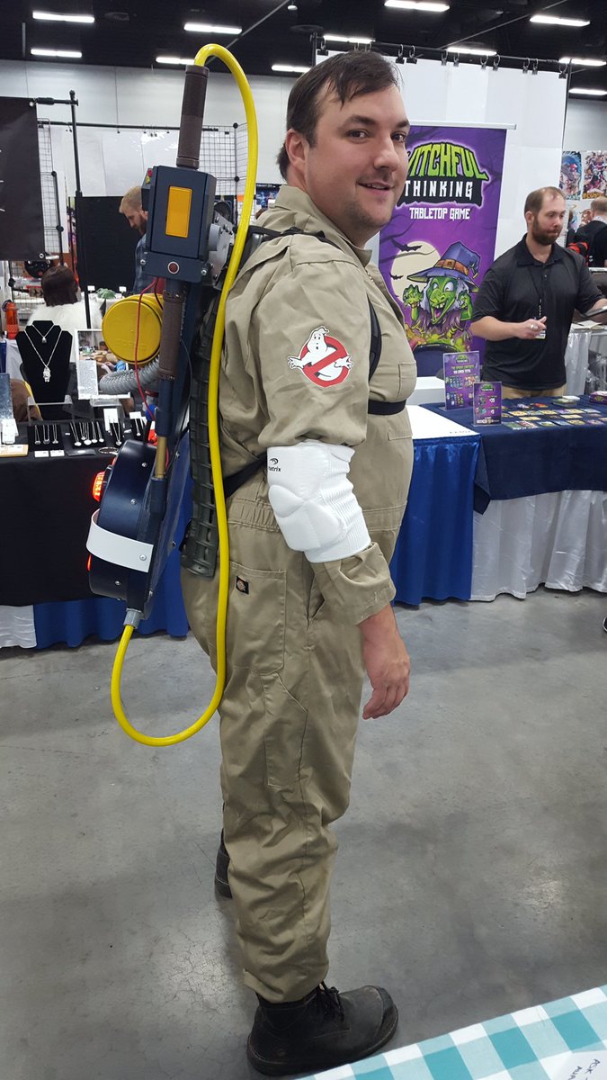 MegInks's tweet image. Hubby ready to bust some ghosts. Very proud of the work he put into building his proton pack! @EdmontonExpo @Siponarius #edmontonexpo