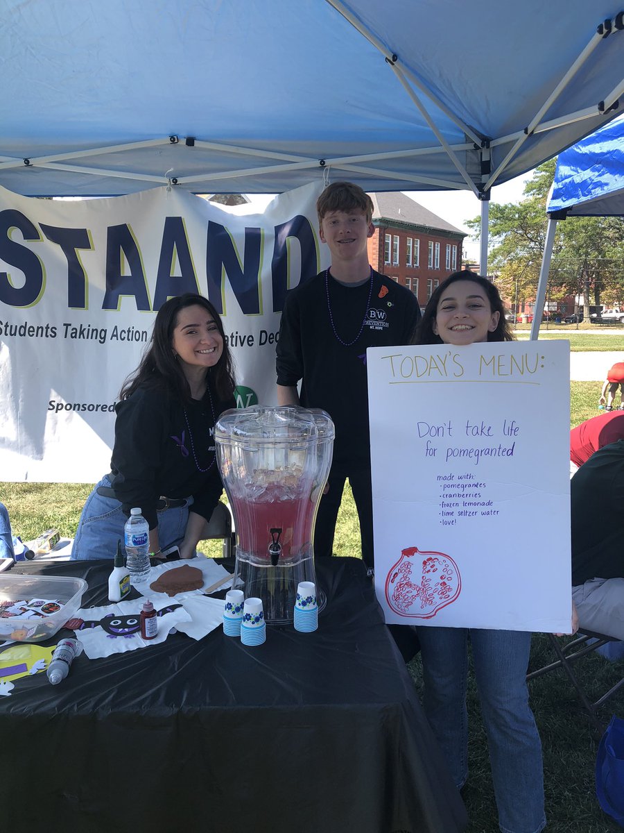 mhhsstaand's tweet photo. Spreading awareness while sharing our mocktail at Rally 4 Recovery https://t.co/efURSrBIIs