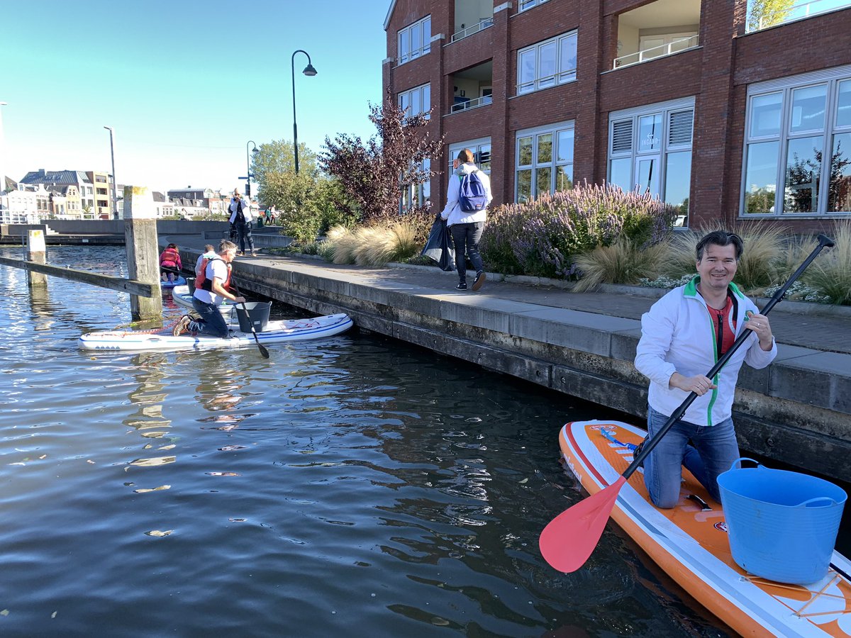 Supcleanup_nl's tweet photo. Bedankt @D66_Gouda voor jullie actie op #WorldCleanUpDay2019 #supcleanup #plasticpatrol https://t.co/Byk2B6mCim