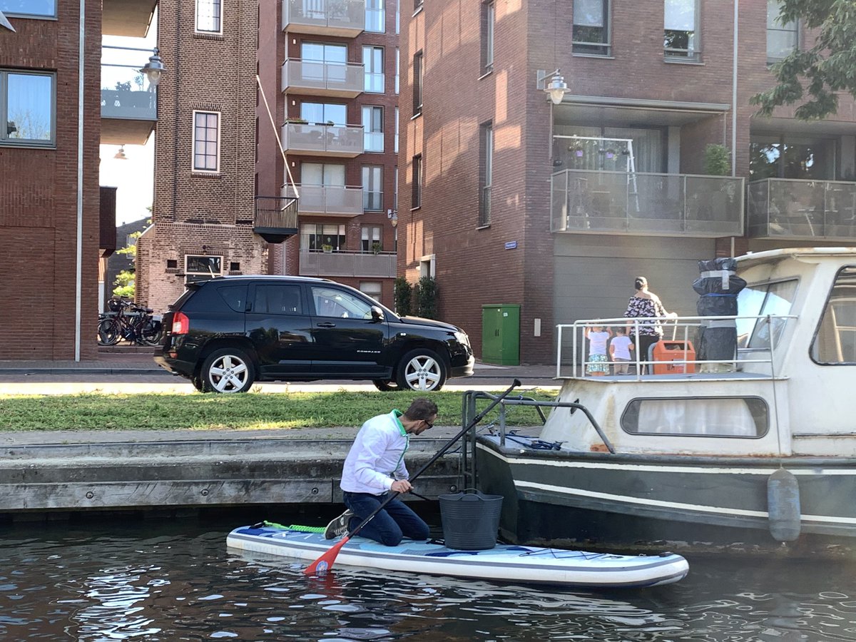 Supcleanup_nl's tweet photo. Bedankt @D66_Gouda voor jullie actie op #WorldCleanUpDay2019 #supcleanup #plasticpatrol https://t.co/Byk2B6mCim