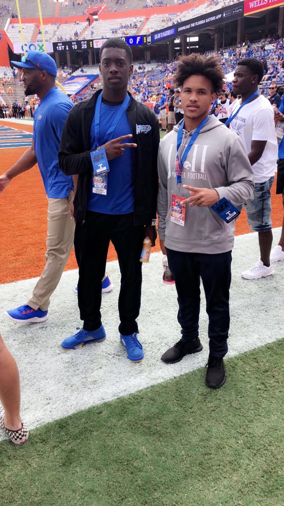 b_kingsavage's tweet photo. Go gators 🐊🐊 @ArnoldTerrion @GatorNews4U @GatorsFB @GatorsRecruit1 https://t.co/TnCK5wpd0S