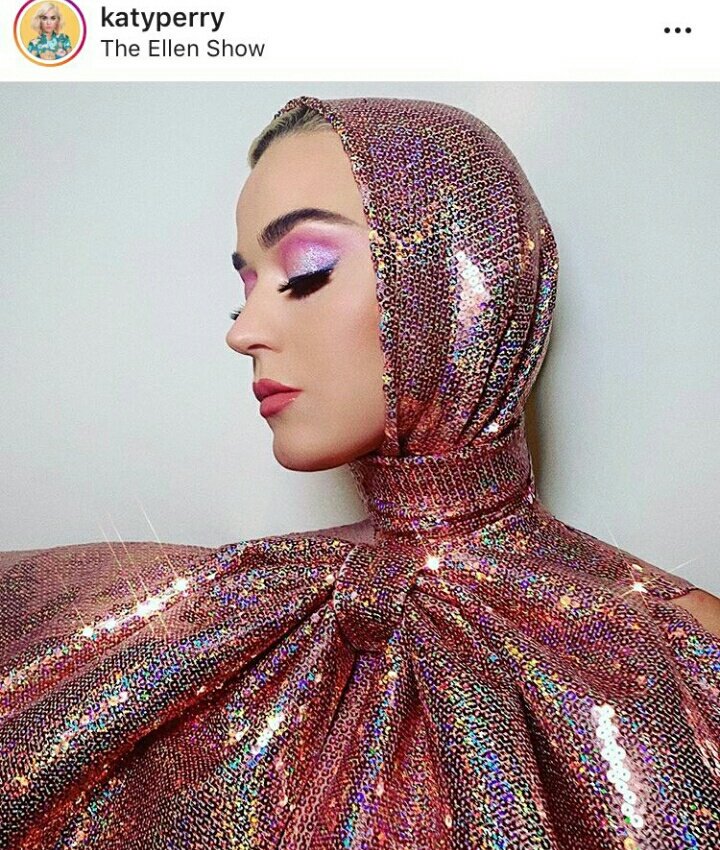 Modern islamcı instagirl Katyperry diyeceksiniz