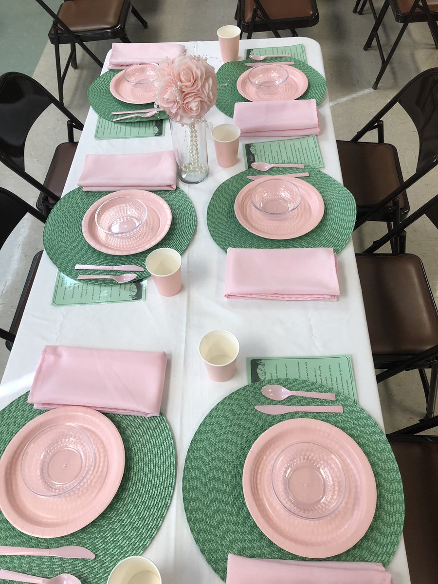 kmclay's tweet photo. Emily Post would be proud!
GLAM Workshop with Fashionetta™️ contestants💕💚 #Fashionetta #PEARLSofExcellence https://t.co/rcokhzUCNE