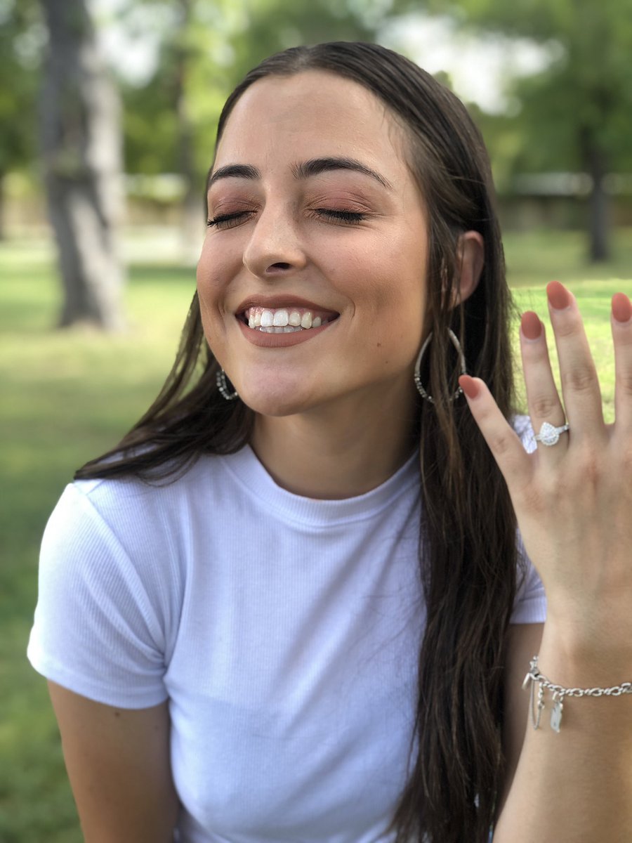 21Cheez's tweet photo. Finally got rid of my girlfriend today, now she’s my FREAKING FIANCÉE!!! https://t.co/fMPL1FsqJc