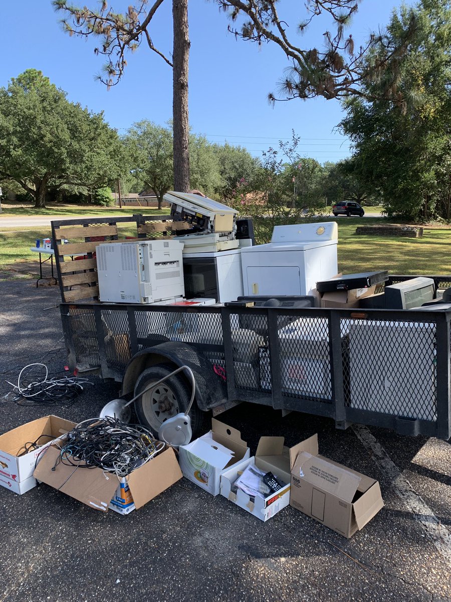 Ransomsolutions's tweet photo. Great electronics drive today!! #transforminglivesthroughwork https://t.co/JvL6Tt33FJ