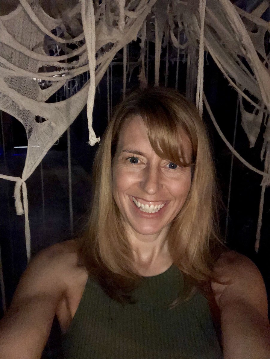 jjecx's tweet photo. I have to admit I was thinking Iβd be too early for the #Halloween fun @CasaLomaToronto! Iβm not cut out for haunted tunnels! #ImAChicken #YouGoFirst #IMadeItOutAlive. π https://t.co/gZqNrbVvMS