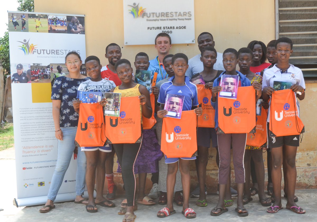 futurestarsgo's tweet photo. En cette semaine de rentrée au Togo, 82 kits et 13 bourses d'études scolaires ont été distribués aux U11, U13, U15 et aux filles de l'école de foot cet après-midi au club-house en présence des responsables de l'académie.

Merci à tous @CarolMallon https://t.co/RuMGjBuCwd