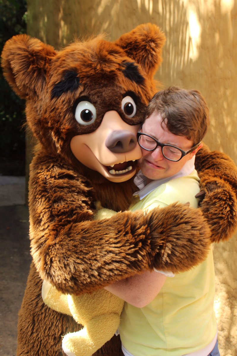 itslexhendrix's tweet photo. #castcompliment to Koda and Lisa from Animal Kingdom today. They made a lot of magic for me! @WDWToday https://t.co/51xBMEW1Uq