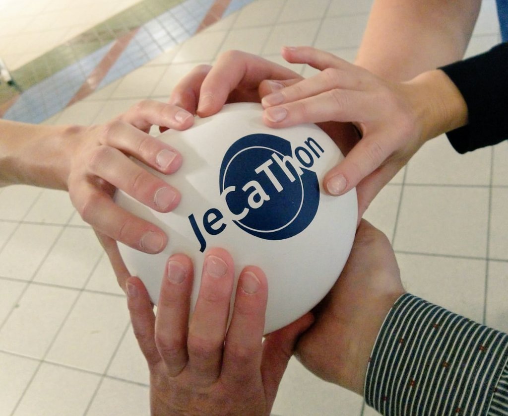 JeCaTh2's tweet photo. Der #jecathon2019 ist vorbei. Danke,an alle,die dabei waren und dazu beigetragen haben,dass wir ein grandioses Event auf die Beine stellen konnten. 🙏
@OLichius @Leibniz_IPHT @Volker_Mielke @tgau @MarionSchnute @TKinTH @felixuhlig @UKJ_Jena @UniJena @ScheragAndre @valentinakerst https://t.co/iUyF23hiqc