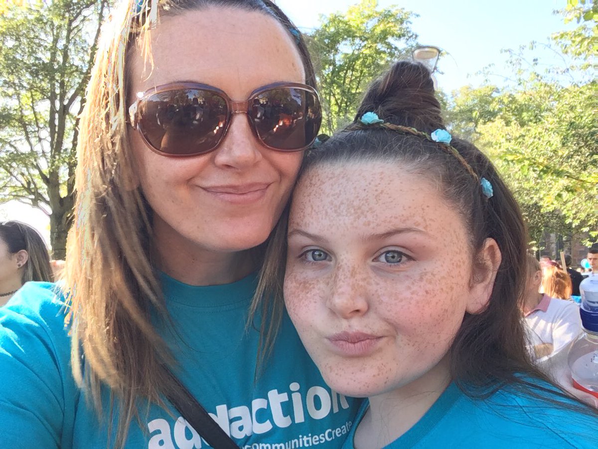 louisestewart80's tweet photo. Thank you @SRConsortium and everyone who came together for a truly wonderful day. #Unity #CompassionateCommunitiesCreate #RecoveryWalkScotland #OneLove ❤️❤️ 🌹 🏴 https://t.co/Jzx3ZV1CAG