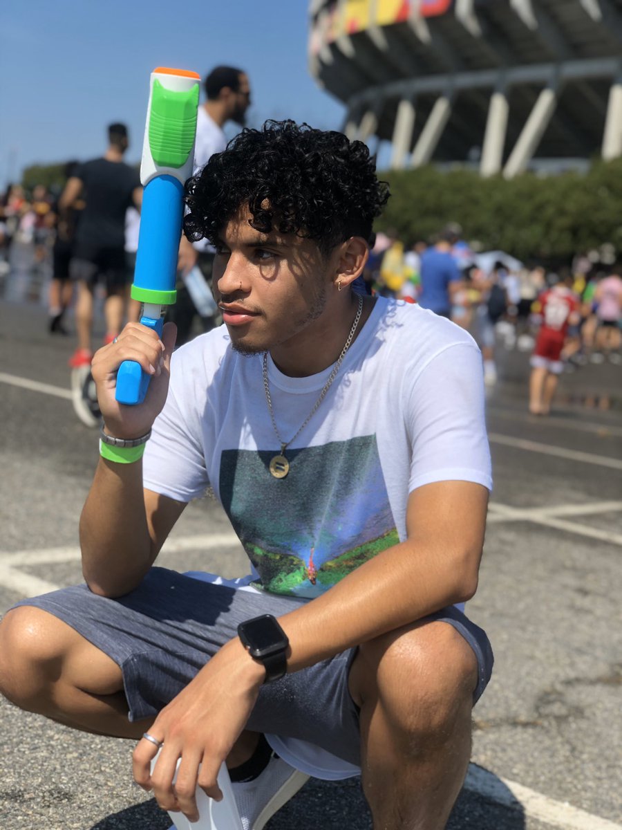 alva23_'s tweet photo. Had to pull up with the drip 💧🔫#RVASplashFest https://t.co/nrr30jVzko