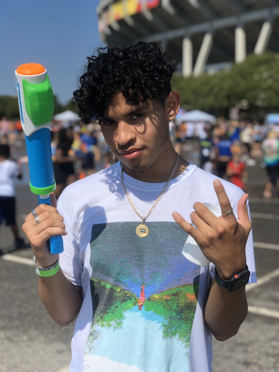 alva23_'s tweet photo. Had to pull up with the drip 💧🔫#RVASplashFest https://t.co/nrr30jVzko