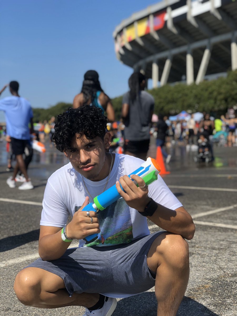 alva23_'s tweet photo. Had to pull up with the drip 💧🔫#RVASplashFest https://t.co/nrr30jVzko
