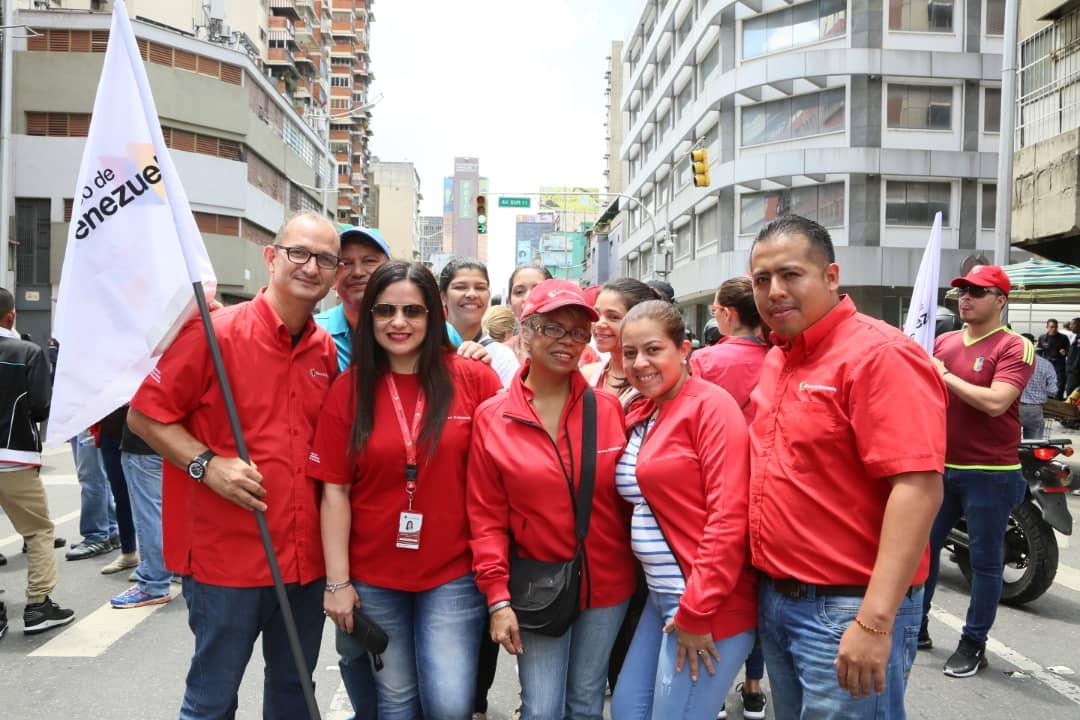 BcodeVenezuela's tweet photo. #HoyEnBDV 🇻🇪

Todo el pueblo salió a las calles a acompañar a las #MujeresDelMundoConVenezuela para apoyar al presidente @NicolasMaduro y en rechazo a todas las amenazas del imperio estadounidense contra nuestro Patria https://t.co/B1YR4tBv06