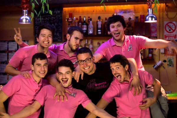 AjSCFarners's tweet photo. El temps ha millorat i es podran fer els concerts previstos a les #barraques de la #FMSCF19. Amb @strombers i #orquestramaribel Bona festa! https://t.co/D2JSwCHUMI