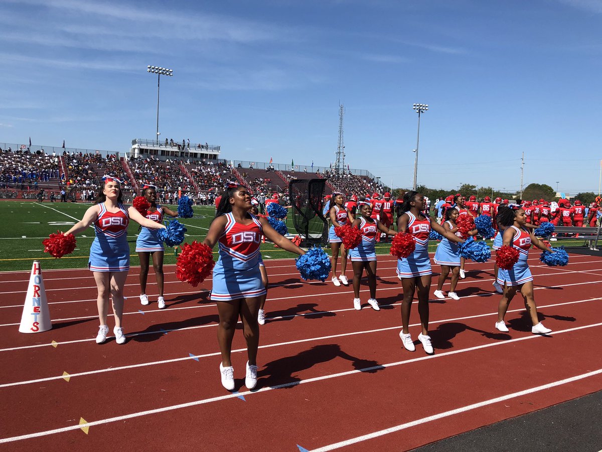 DelStateUniv's tweet image. Homecoming spirit! Welcome home, Hornets! 🔴🔵 #dsuhomecoming #homecoming2019 #ItsOurTime