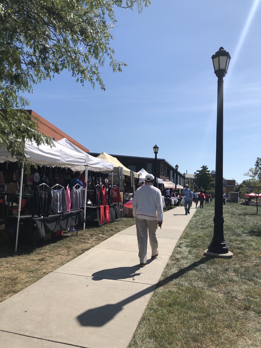 DelStateUniv's tweet image. Homecoming spirit! Welcome home, Hornets! 🔴🔵 #dsuhomecoming #homecoming2019 #ItsOurTime