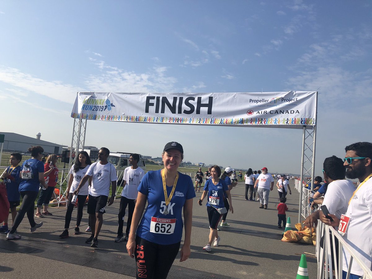 antoninastrain's tweet photo. Who knew you could run on the runway!  #RunwayRun https://t.co/MG0pFXMkui