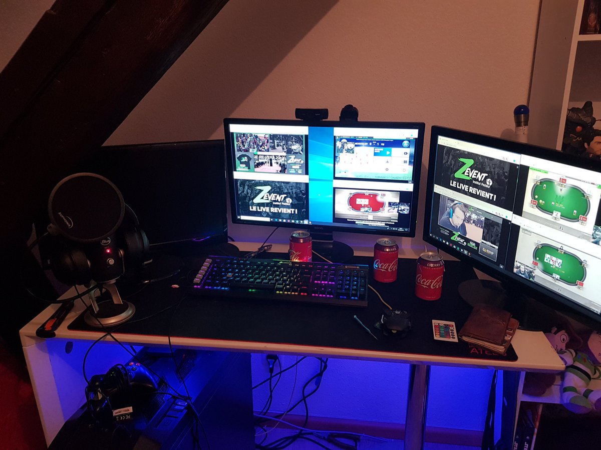 SuKoPlay's tweet photo. Apres le travail... le réconfort devant la #ZEVENT2019 dommage que mon 3ème écran ne fonctionne pas 🤣🤣 merci a tout les stremeur/se pour ces 3 jours de ouf et merci @ZeratoRSC2 et @tpdach pour l'organisation et go les 2M 💙💙
@ZEventfr https://t.co/CqL9Iz7ed0