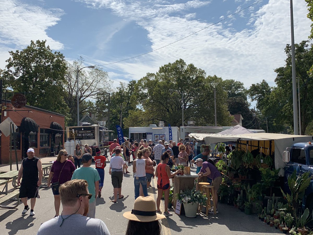 funkarteville's tweet photo. Beautiful weather for #Funk2019! Booths open until 4 pm and live music at 5 pm - 11 pm. https://t.co/g591PqqQhs