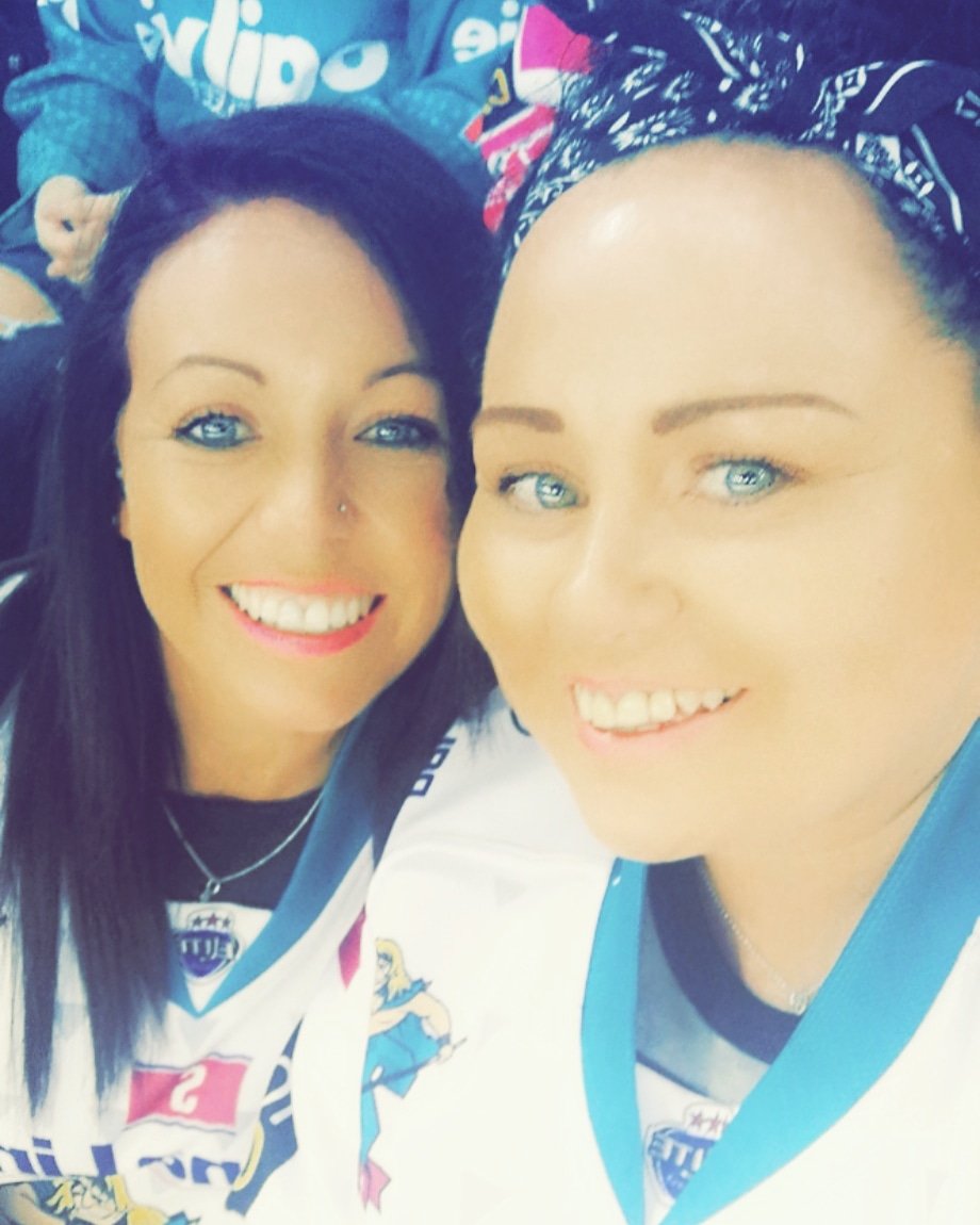 Camden77's tweet photo. New Giants Jerseys Who Dis?? @BelfastGiants #LetsGoGiants #GiantSelfie https://t.co/doVSDlugPK