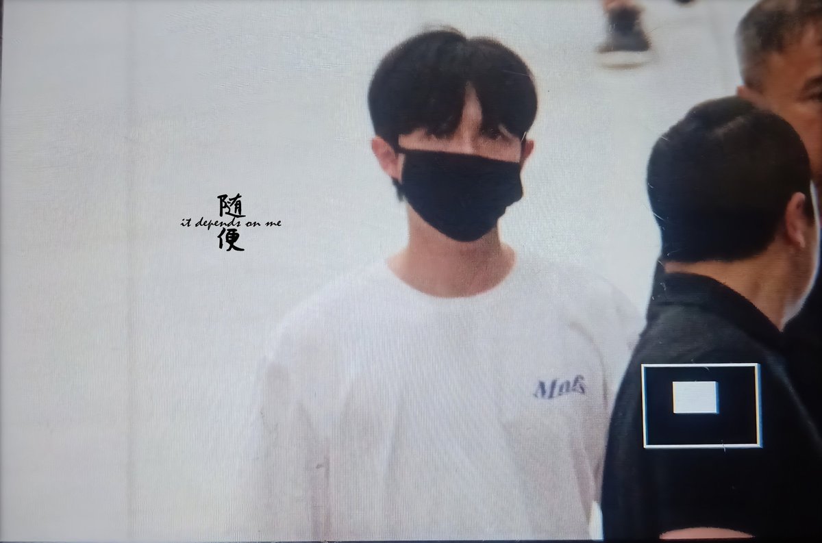 itdependsonme95's tweet photo. 190922 Suvarnabhumi international airport [Preview]

#Jaehwan 
#재환 
#แจฮวาน
#KimJaeHwan 
#김재환 
#คิมแจฮวาน 
#WelcomeKimJaehwanToThailand
#SeoulStreetFestivalTH https://t.co/fzUEWiqljL