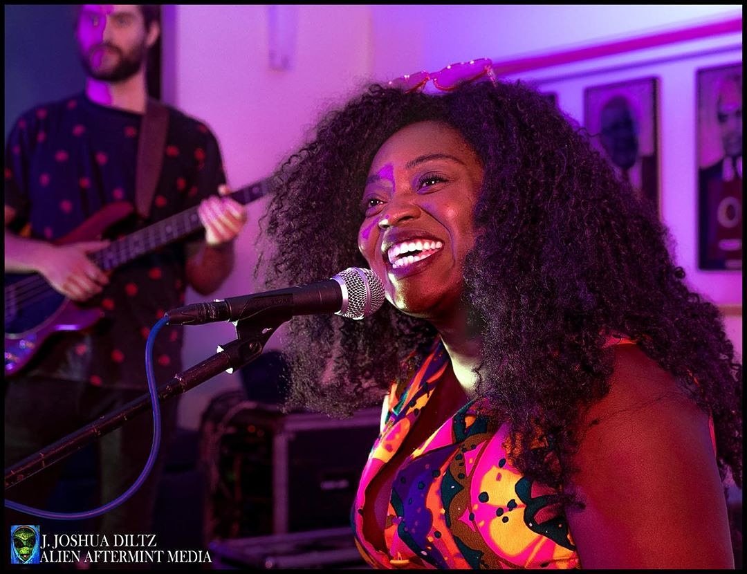 #singersongwriter Shaina Shepherd at <a href="/Weseayounet/">WeSEAyou.net</a> #livemusic series #libertybankbuilding

📸 By alienaftermint.com

#Seattle #podcast #vlog
#weSEAyou