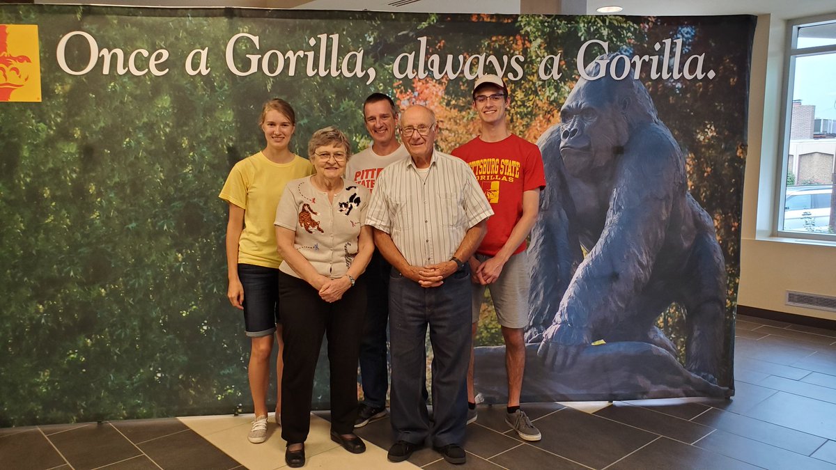 jsigler's tweet photo. #pittstatefamilyday https://t.co/nxgul4tHk7