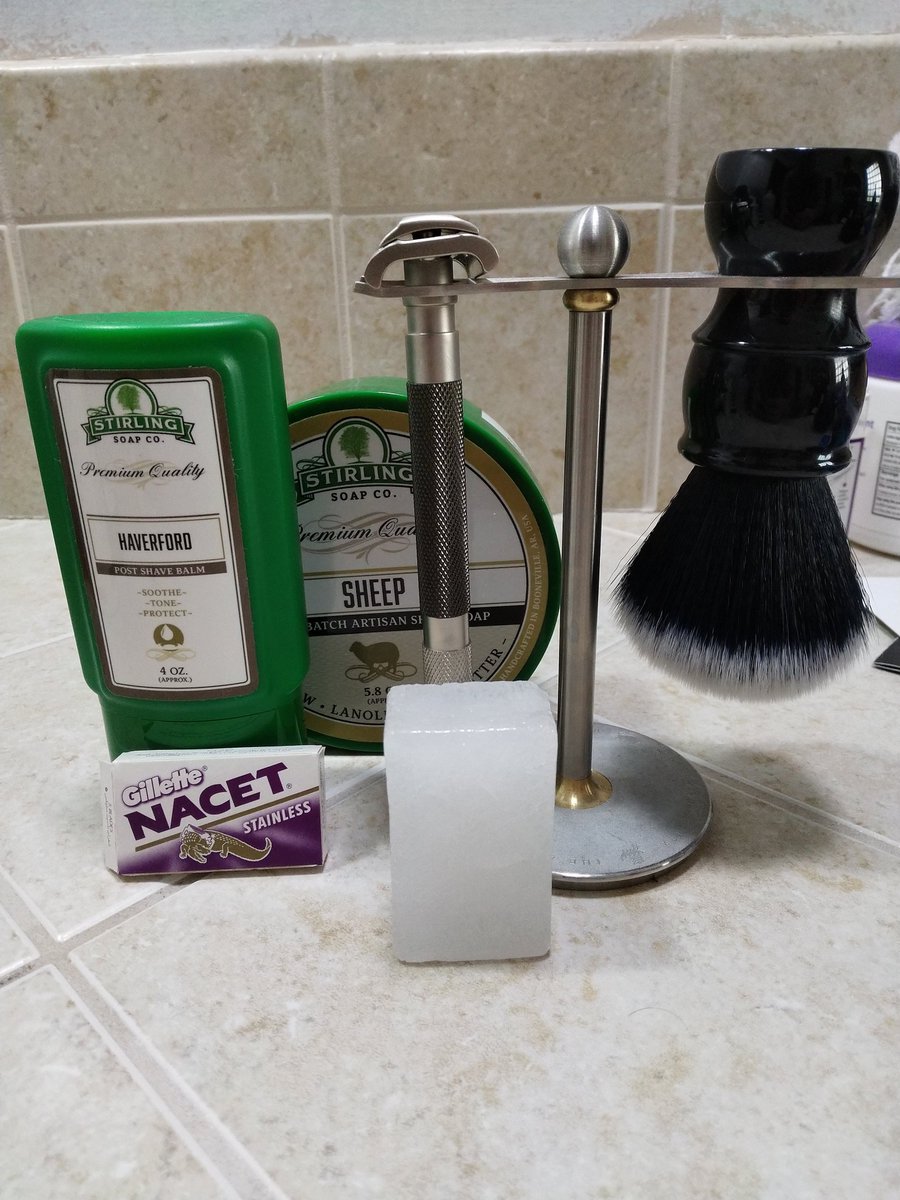 Bought a Parker Safety Razor Semi Slant razor and Wow what a great shave.😁

#wetshaving #shavelikeyourgrandpa #wetshave #shaveoftheday #shavesoap #gillette #wetshaveloyalists #safetyrazor #straightrazor #sotd #shavetheman