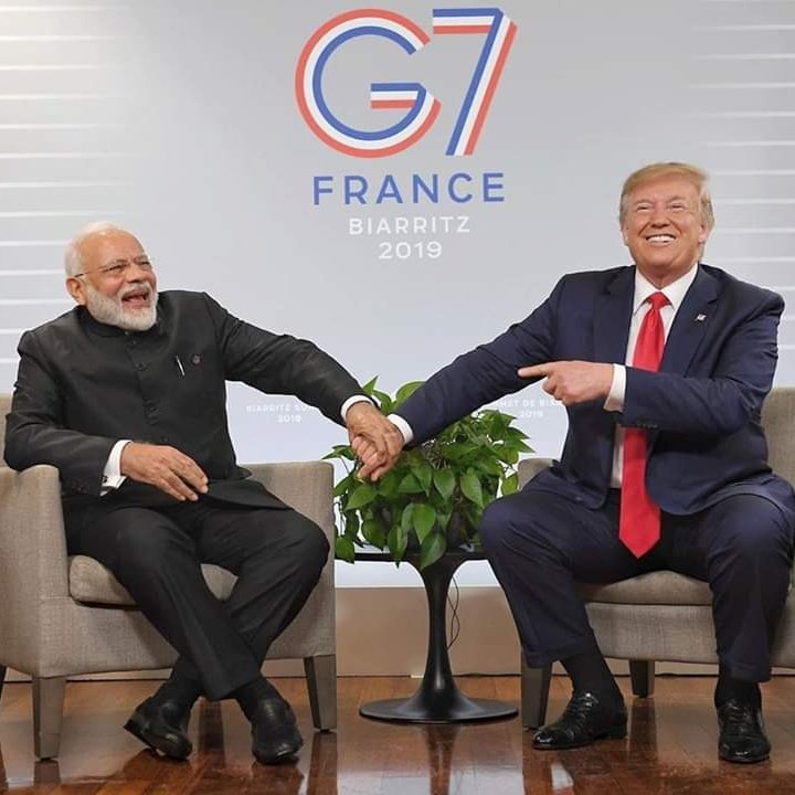 PRAVIN_M88's tweet photo. #भारत के साथ पूरा विश्व कल  के #एनआरजी स्टेडियम में "हाउडी मोदी" कार्यक्रम की पूरी तैयारी है, जिसका पूरी दुनिया को बेसब्री से इंतजार है।

 #भारत के साथ-साथ #अमेरिका में भी #हाउडीमोदी का बोलबाला है।  

#HowdyMody #trumpDost
#ModiHaiToMumkinHai 
#HowdyEnvy 

@PMOIndia @IvankaTrump https://t.co/aFMYI2p3eA