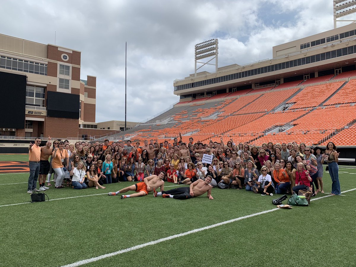 cowboyvoice's tweet image. When the 100 year OSU Theta reunion collides with a @CowboyWrestling workout in the house that @boonepickens built... it’s bright orange magic! @BZ_Theta #loyalandtrue