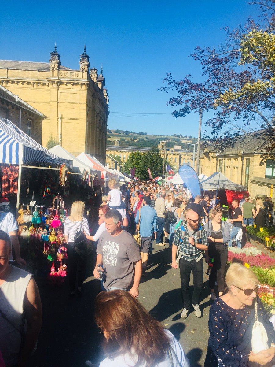 amsharif's tweet photo. Wonderful penultimate day of #Saltaire Festival  #saltfest19 - great day attending and enjoying the atmosphere, sunshine and crowds - great music, stalls and food #Bradford #Yorkshire https://t.co/FpbQZYLnFt