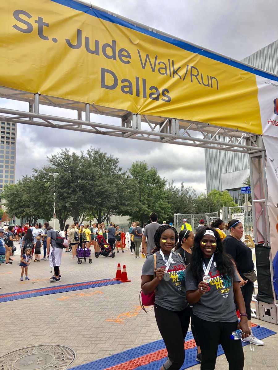 toney_mrs's tweet photo. #itHAPPENED #ourFIRSTTime
#CROSSINGtheFINISHLINE #TOGETHER #4STJUDESKidsEVERYWHERE
#2schools #McCowanandWoodridge
#MrsToney #LaToyaWilliams
#DesotoISDa2e2 @DeSotoISDAdvAca @DeSotoGEARUP @StJude https://t.co/ZFJSoFba0X