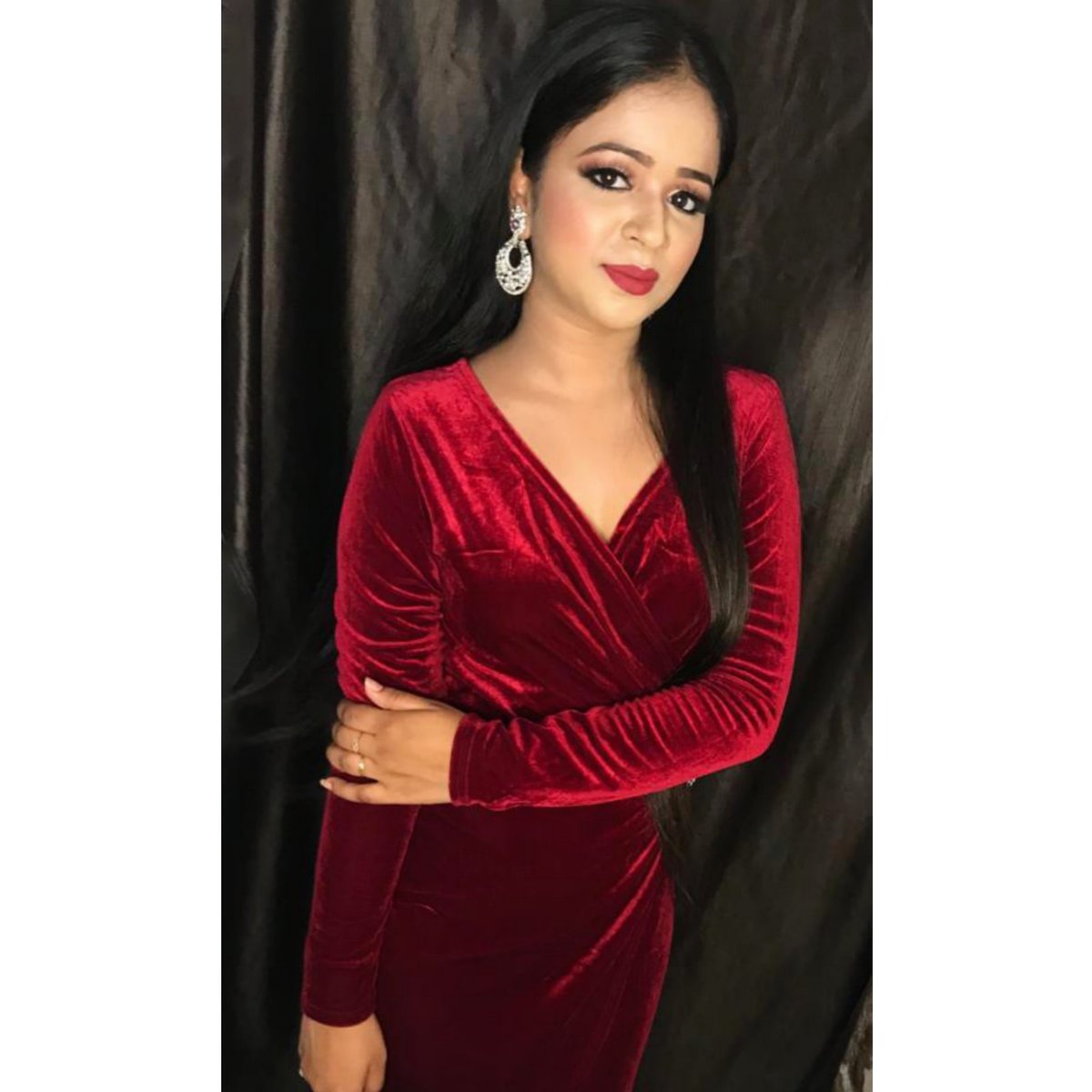 Sugandh06's tweet photo. Highlighter on fleek ✅
Bookings are open for 2019-2020.
Book your dates now❤️

Contact for booking- +91 9873060098

#beauty#makeupbyme #delhimua #makeuplovers #makeuplife #makeupartistry #makeupartist #makeupartistindelhi #mua #makeuplook #makeupandhair #haloeyeshadow #muadelhi https://t.co/AXTXQ89GRp
